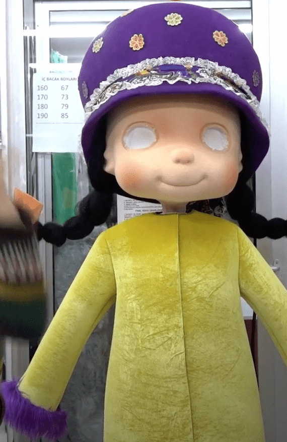 Puppenfigur-Kostuem-produktion